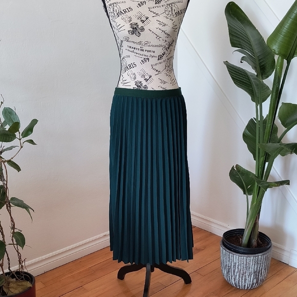 Classic Green Pleated Maxi Skirt. Size XL. New - Picture 1 of 6